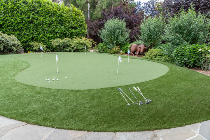 5 Benefits Of Installing Artificial Grass Putting Greens At Your Home In San Diego